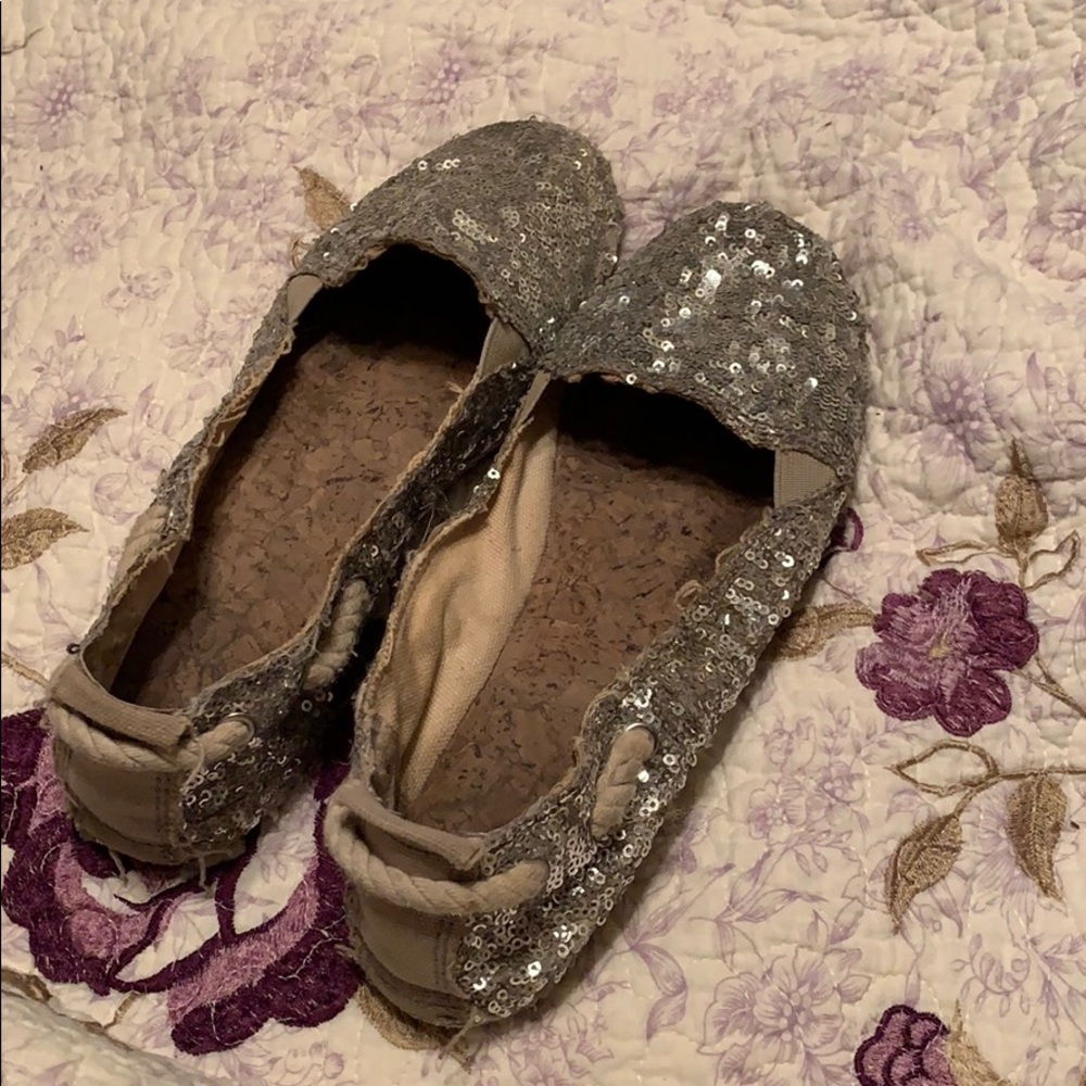 Gianni Bini silver sequins flats